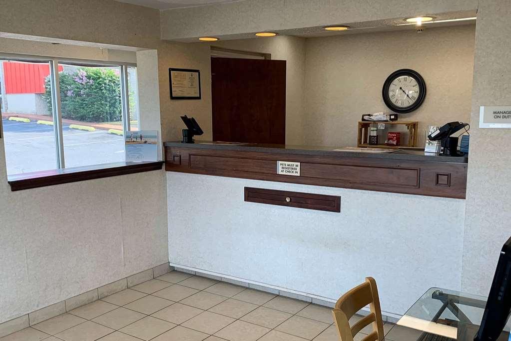 Days Inn By Wyndham Harrisonburg Beltér fotó